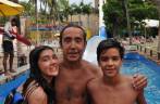 Com os sobrinhos Bebel e Antonio, depois de mais uma escorregada no famoso Insano, no Beach Park, em Fortaleza, capital do Ceará